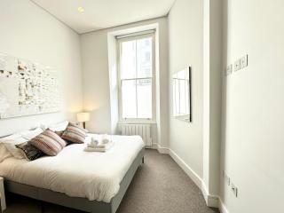 Gorgeous new apartment sleeps 5 near tube station - 1