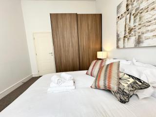 Gorgeous new apartment sleeps 5 near tube station - 3