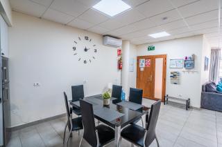 El Puente Holiday Home I- Airport 8,1K - 6