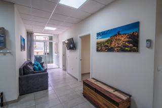 El Puente Holiday Home I- Airport 8,1K - 4