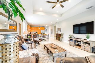 Tampa Home with Fire Pit, Yard, Cornhole and More! - Tampa - 6