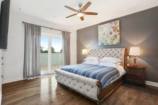 The Burgundy Penthouse Steps to the French Quarter - 6