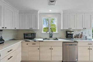 Little Creek Retreat - RIBryan Property - Middletown - 6