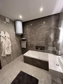 3 Bedroom Seaside Luxury Accommodation - Sleeps 8 - St Paul's Bay - 7