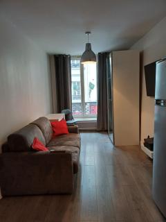 STUDIO CHARONNE - París - 1