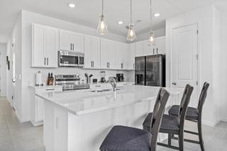 3 BR, 2.5 BA Villa Sleeps 8 EVE102 - Davenport - 2