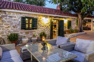 Heritage Hotel & Estate Raznjevica Dvori AD 1307 - Polača - 0