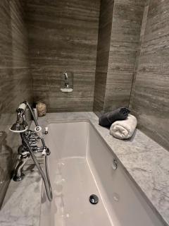 Spacious Belsize Park apartment close to station - 4