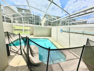 Cozy Modern Townhouse - 4BR - Near Disney - Private Pool, BBQ! - Kissimmee - 0