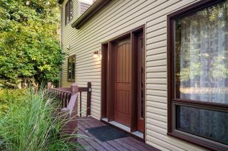 The Green Forest Retreat - Kayak, Hot Tub, Sauna - East Stroudsburg - 3