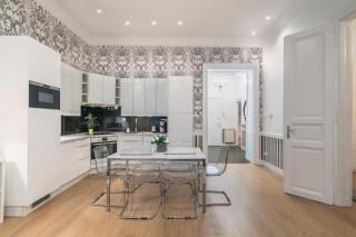 Central Ruin bar 2 bedroom 1.5 bath Apt. Sleeps 6 - Budapeste - 3