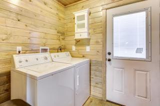 Cozy Mississippi Cabin with Covered Porch and Grill! - - 1