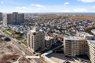 Beach Block Modern Penthouse 4BR 2BR Ocean Views - Atlantic City - 8