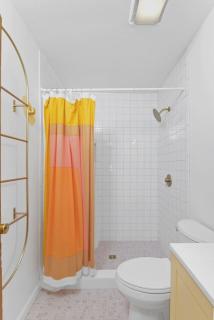 The Rainbow Room - Studio Apt - Columbia - 1