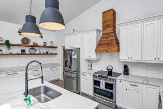 Forest Acres 5BR - Pool - Columbia - 1