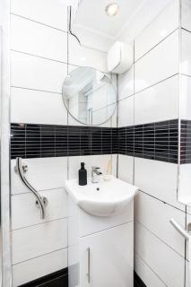 Dawlish House - Newly Refurbished Gem - Leeds - 1