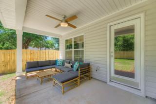 A Sunny Stylish 4BR 3BA - 3