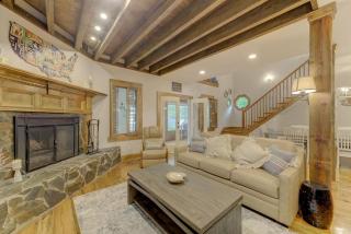 Majestic Lake Murray Retreat - 6