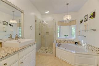 Majestic Lake Murray Retreat - 4