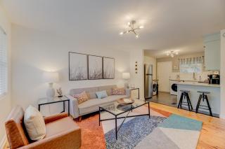 Modern Renovated Apartment - Columbia - 6