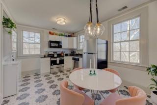 The Jewel of Bull St. Upstairs - Columbia - 6