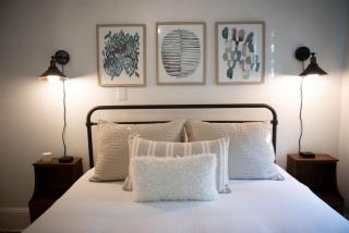 Cozy Blue Door Farmhouse - 8