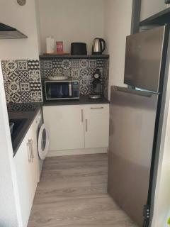 LES TERRASSES DE LA BARONNIE Appartement climatisé avec 1 chambre et piscine ouverte de fin Mai à mi Septembre - 2