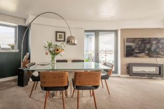 Calming Sea View City Apartment - Edinburgh - 9