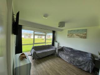 95 Sundowner, Hemsby, Norfolk - 9
