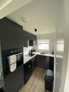 95 Sundowner, Hemsby, Norfolk - 8