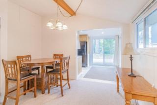 Hot Tub Beach Retreat in Grand Bend - 1