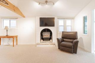 Hot Tub Beach Retreat in Grand Bend - Grand Bend - 4