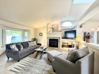 Charming Home with RV Parking - 30 miles from RMNP! - 9