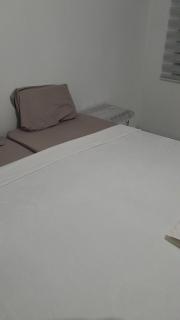 17 driffield road - East London - 3