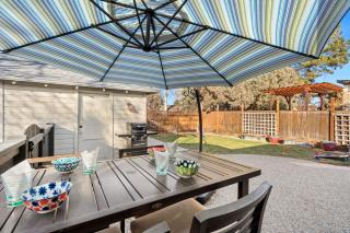 Historic Mountain Ave Bungalow - Walk Everywhere! - 9