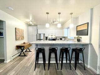 Stylish Condo in the Heart of Old Town - Fort Collins - 9