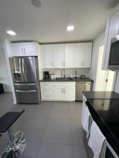 Stylish Pool Home - 5