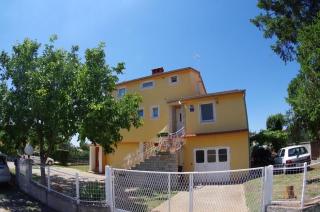 Ferienwohnung in Fažana mit Garten und Grill - Valbandon - 3