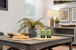 Steps from River & Old Town - Hot Tub & King Bed - 6