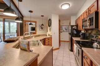 Upscale Condo with Balcony Less Than half Mi to Ski Resort - 2