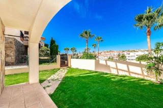 4 Bed detached villa close to golf & beach with shared pool. - Málaga - 9