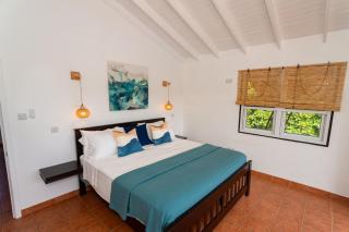 Hodges Bay House - Calibishie - 4