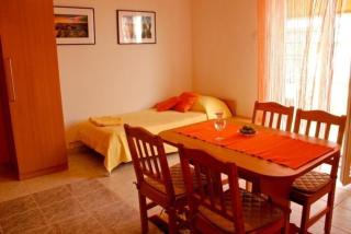 Villa Mediteran, Kleine Ferienwohnung Mit Balkon - Trogir - 3