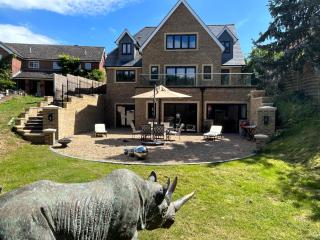 Stansted Airport Stay, Parking and Luxury Suite - Bishops Stortford - 6
