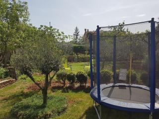 Ferienhaus in Rakalj mit Grill, Garten und Terrasse - Rakalj - 5