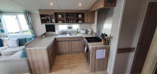 Luxurious caravan in Lyons Holiday Park Rhyl - Meliden - 4