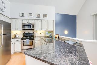 Family-Friendly Port Clinton Home with Private Deck - Port Clinton - 2