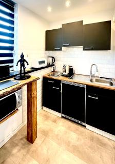 DOMspitzen-BLICK, cooles 2 Zimmer Apt mit Indoor-Swimmingpool auf dem Dach, Küche und Smart-TV - Cologne - 4