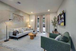 Hyve - Timber Blanc - Walk to Broadway - Nashville - 9