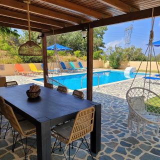 Villa Farangi freistehend mit Pool und herrlichem Blick auf die Hügel und das Mittelmeer - Somatás - 8